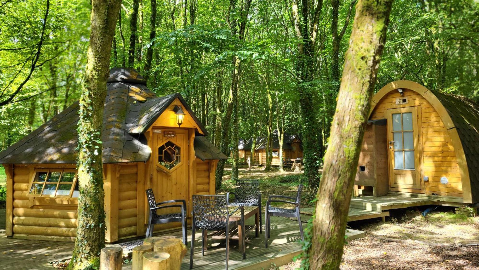 Le Domaine Insolite De Broceliande Пампон Екстериор снимка