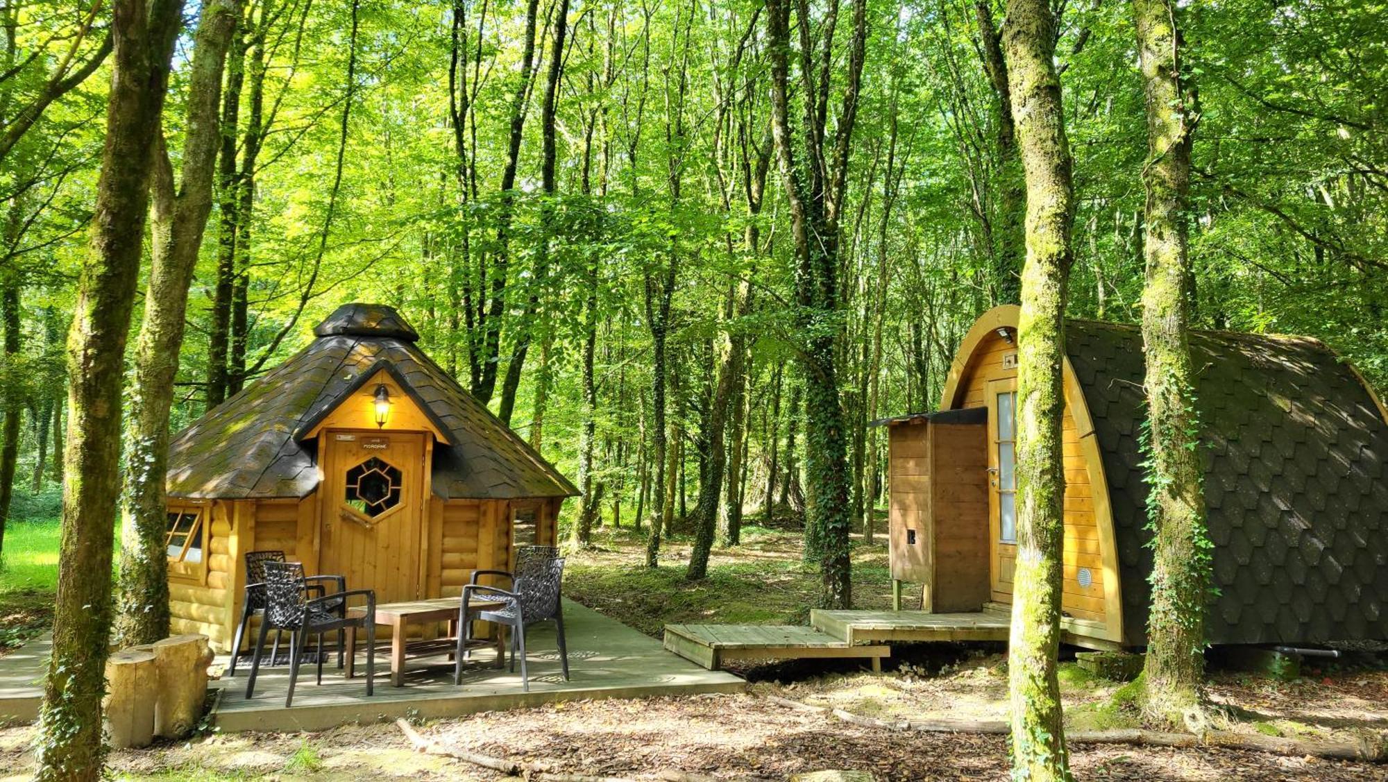 Le Domaine Insolite De Broceliande Пампон Екстериор снимка