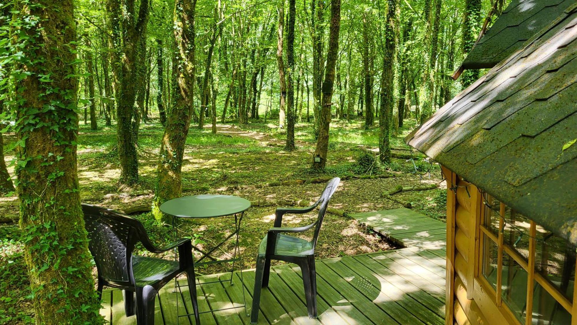 Le Domaine Insolite De Broceliande Пампон Екстериор снимка
