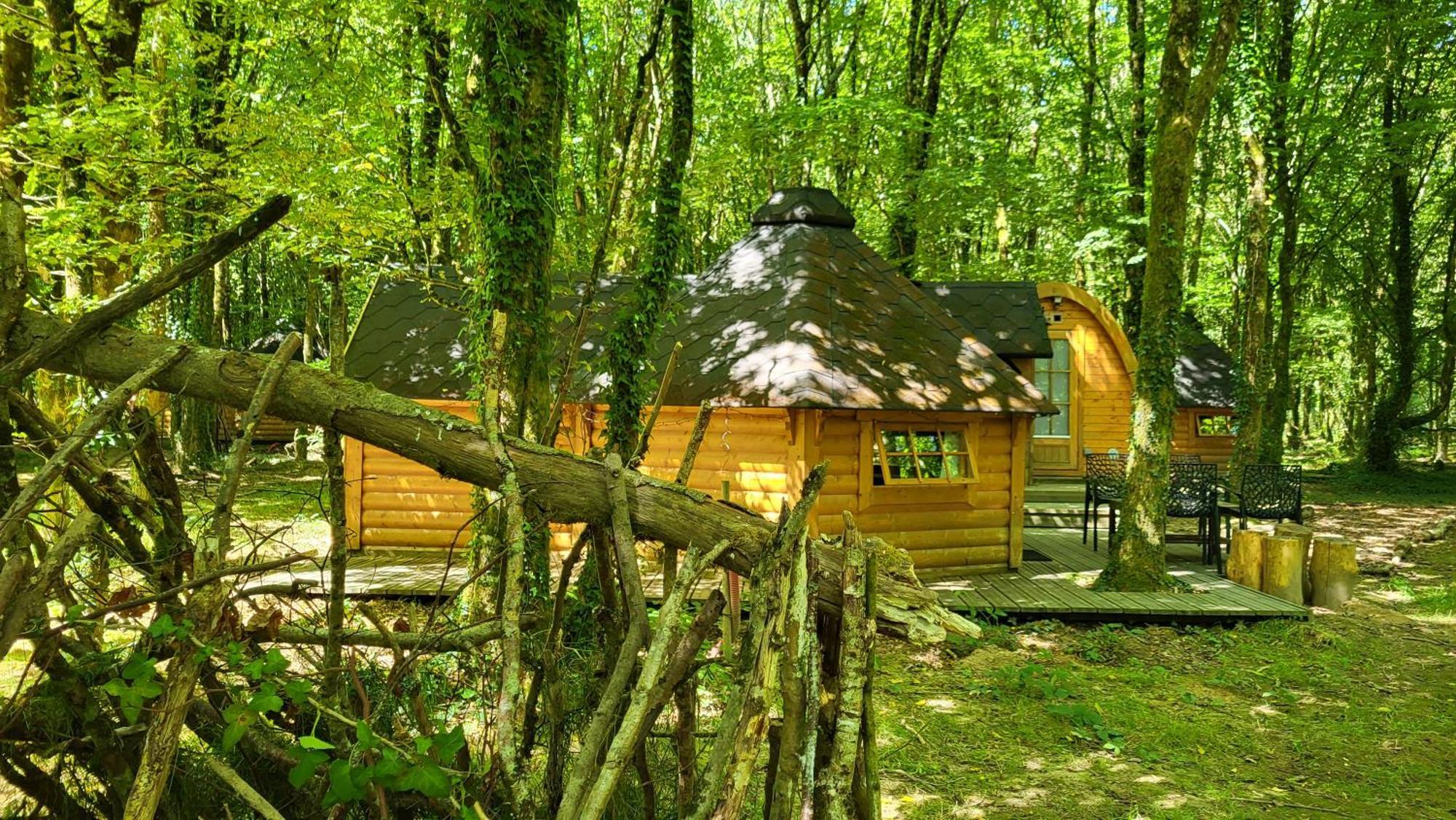 Le Domaine Insolite De Broceliande Пампон Екстериор снимка