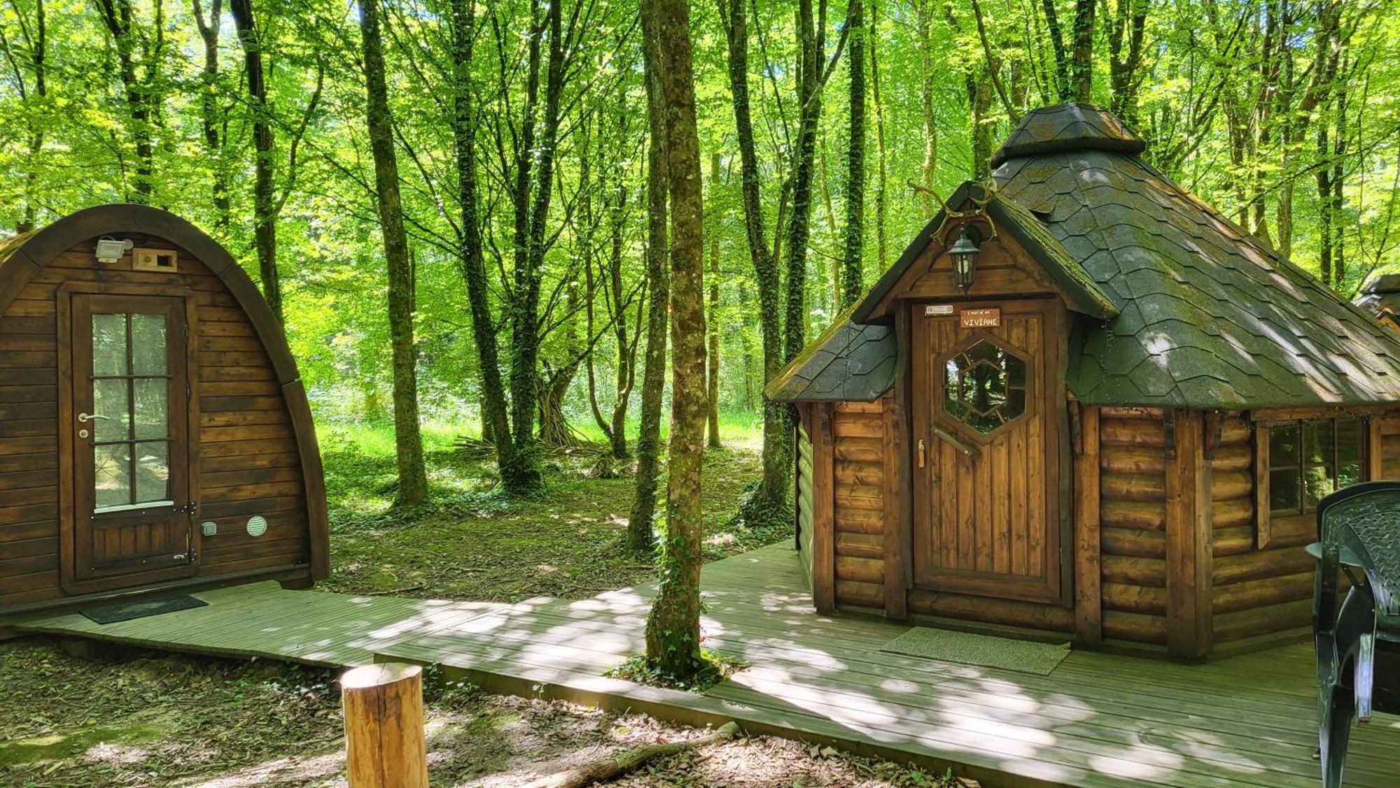 Le Domaine Insolite De Broceliande Пампон Екстериор снимка